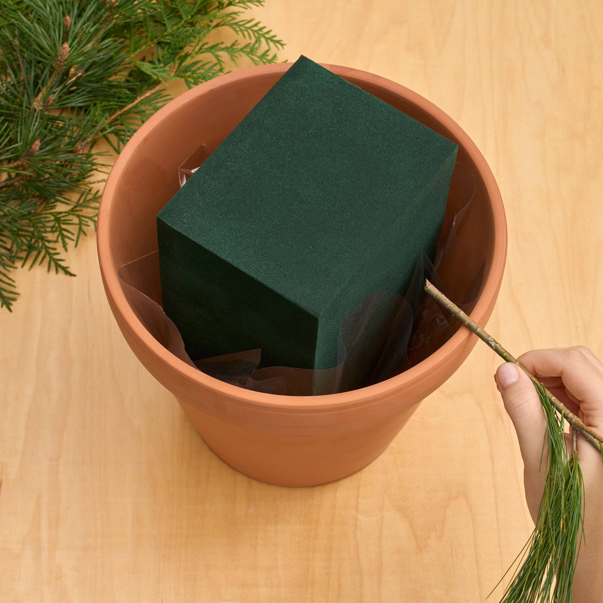 FloraCraft® 4.75" x 6" x 9" Green Artesia WetFōm® Block